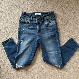 kancan signature estilos - distressed skinny jeans